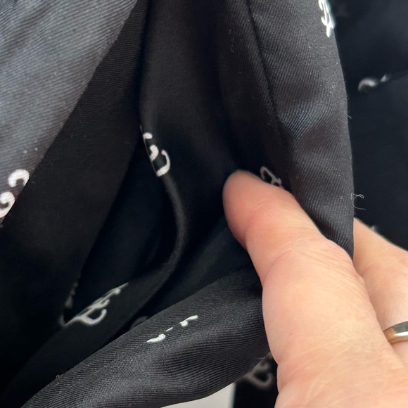 $1790 New 🆕 Fendi Kaligraph logo print silk button dress size 40 - Picture 9 of 12